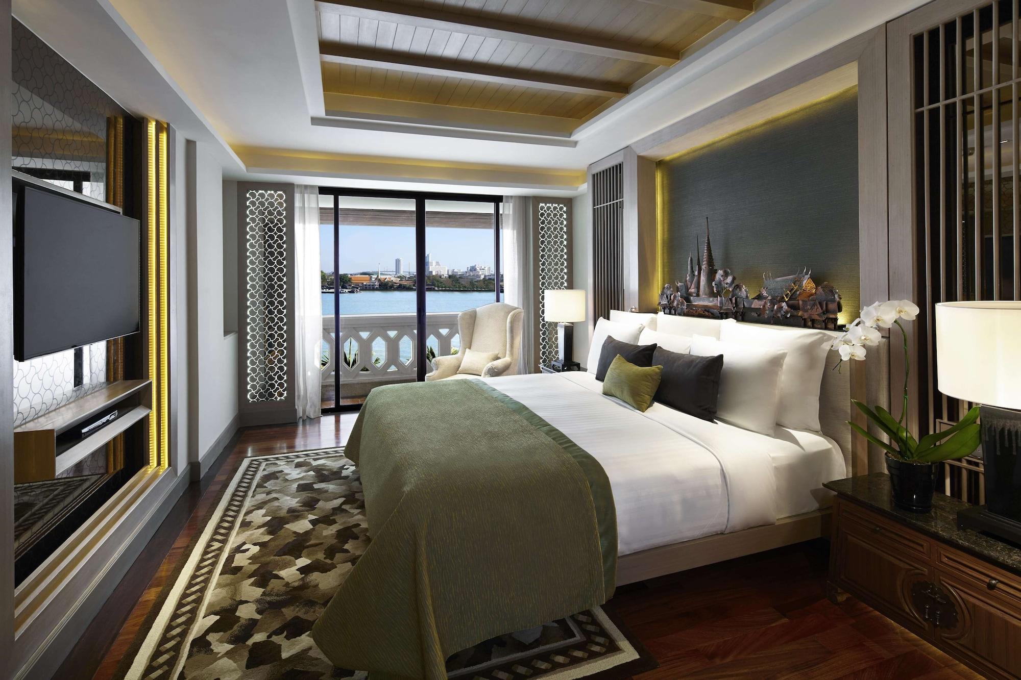 Anantara Riverside Bangkok Resort Exteriér fotografie A bedroom at the hotel