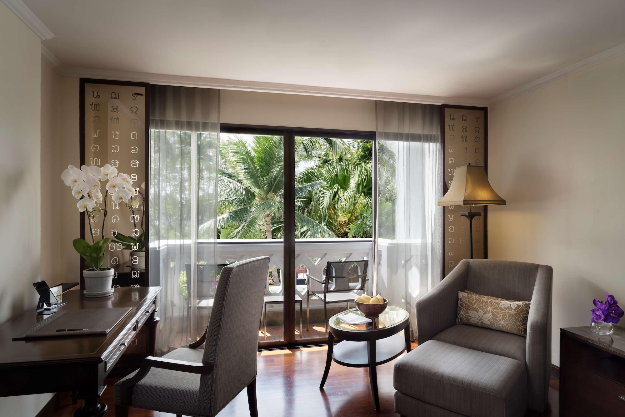 Anantara Riverside Bangkok Resort Exteriér fotografie A room at the hotel